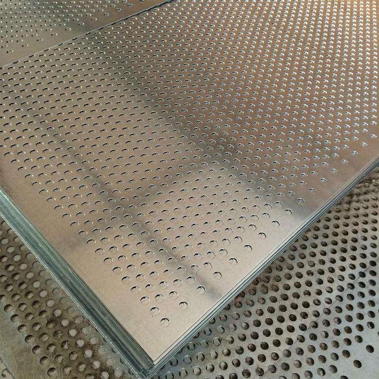 北京客户订购100张不锈钢冲孔网板
